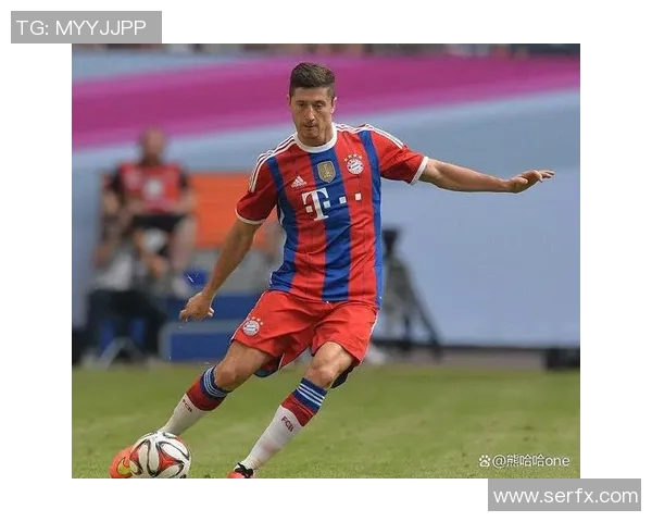 莱万的传奇之路：从天才少年到足坛巨星的成长历程与辉煌成就